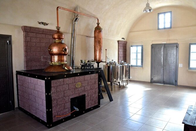 Secrets of Santorini - Private Full Day Tour with Dinner - Stop 4: Akrotiri lighthouse for horizon views