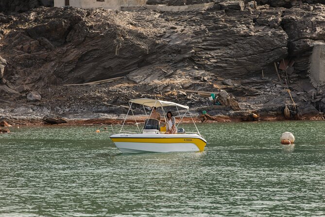 Self-Drive License-Free Boat Rental in Santorini from Vlichada - Choosing Daytime or Sunset: Timing That Changes the Whole Trip