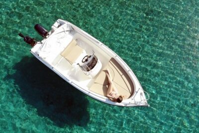 Self-Drive License-Free Boat Rental in Santorini from Vlichada