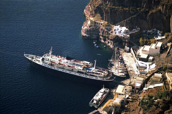 Shared Catamaran Half Day Cruise in Santorini - Getting to Athinios Port, without turning your day into a logistics project