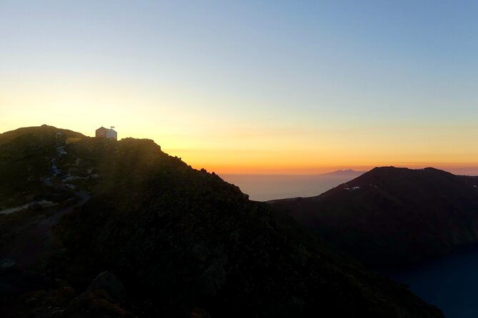 Sunrise Caldera Hike with Snacks - Imerovigli snack break: Cycladic details plus real fuel