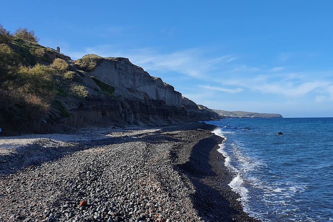 SUV Santorini Highlights Private Tour - Perivolos Black Beach: a real break with volcanic sand