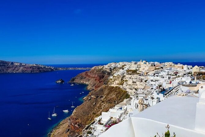 Tailormade Santorini island tour - Akrotiri Archaeological Site, the stop that earns its spot