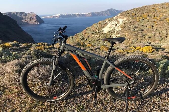 Thirassia 5-Hour eBike Tour with Lunch from Santorini - Getting to Ammoudi Bay at 07:45 (and why it affects everything)