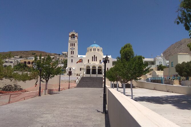 Top Sights of Santorini with Wine Tasting and Sunset in Oia - Oia at Sunset: Blue Domes, Photo Time, and the Real Timing Test