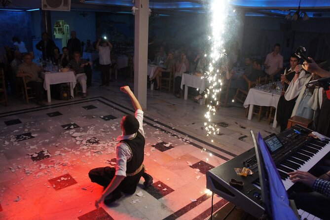 Traditional Greek Night live Music & Dinner Show in Santorini - Buffet dinner and unlimited drinks, where the value comes from