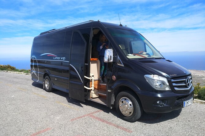 TRANSFERS Santorini PRIVATE Transfer - When group size becomes a real advantage