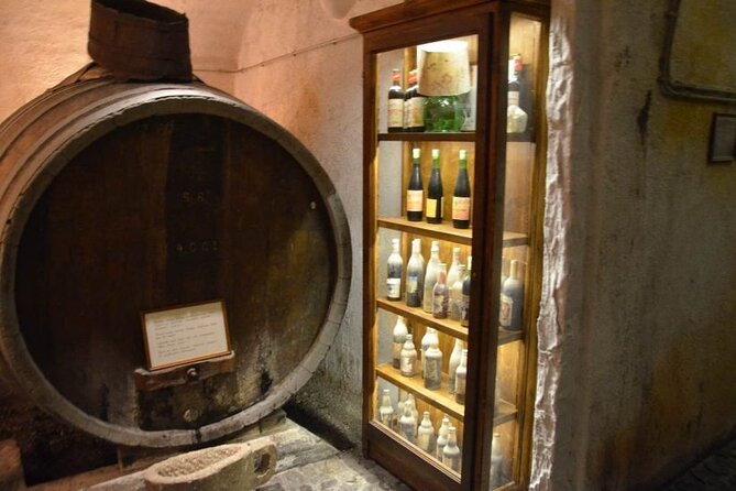 Visit to a Wine Museum and Wine Tasting in Santorini - Transfers, pickup, and the cable car connection