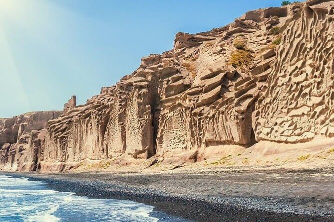 Εxplore The Beaches Of Santorini - Red Beach: The Color Contrast That Feels Like a Movie Set